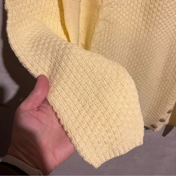 Studio Works NWT Women’s XL Sunlight Yellow Knitted L/S Button Accents Sweater - Picture 4 of 10